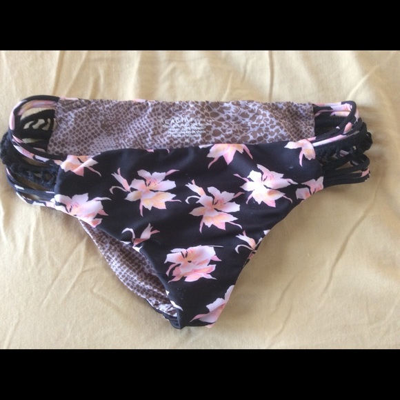 Acacia Bingin Bottoms Aloha --Traded - Picture 3 of 4