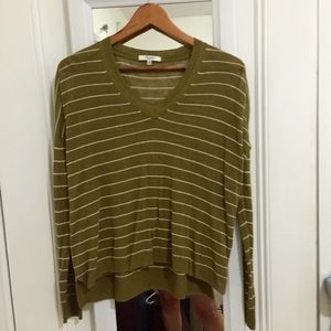 Light weight sweater