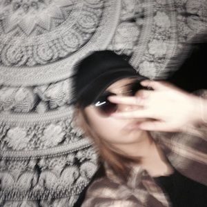 Meet your Posher, Joellie