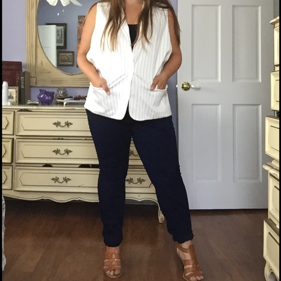 Ellen Tracy White Pin Striped Vest