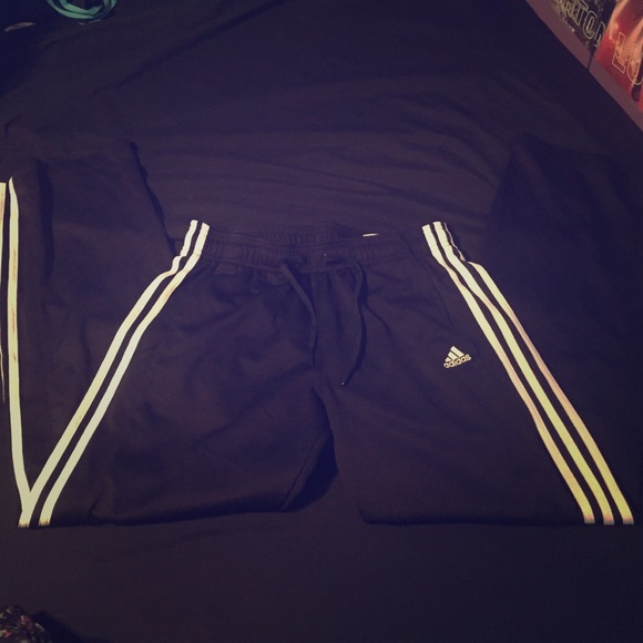 ADIDAS SWEATPANTS- GREAT CONDITION SIZE M