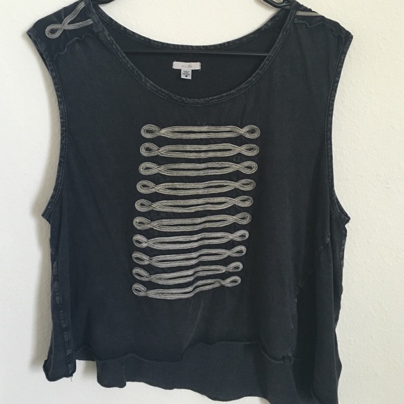 Fashion tank