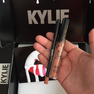 Kylie lip kit "EXPOSED"
