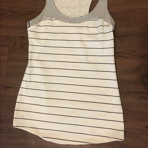Stripe and lace detail lululemon tank