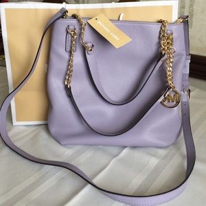 Michael Kors lilac med messenger bag 😍😍🌷💜