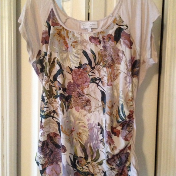 Jessica Simpson maternity top