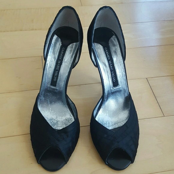 Carmen Marc Valvo Satin pumps