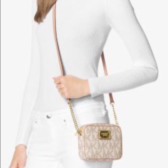 Sold! Michael Kors small cross body bag - Picture 4 of 4