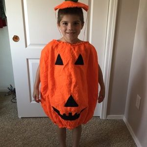 Halloween costumes. Great condition kids sizes 5-7