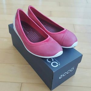 Ecco flats