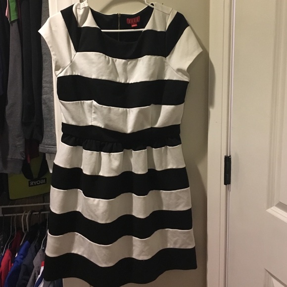 Size 14 Elle dress