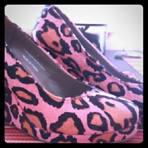 Pink leopard print wedges