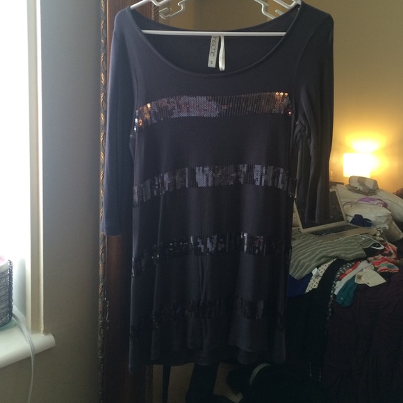 Sequin 3/4 Sleeve Top