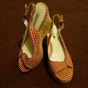 American Eagle wedegs