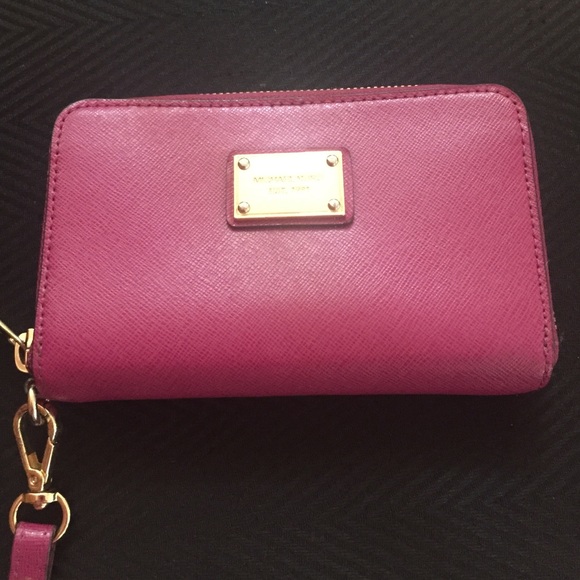 ❌sold❌ Michael kors Wallet/wristlet