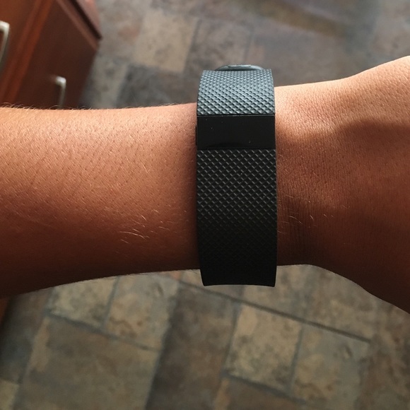 Accessories - Fit bit charge HR- like new !!