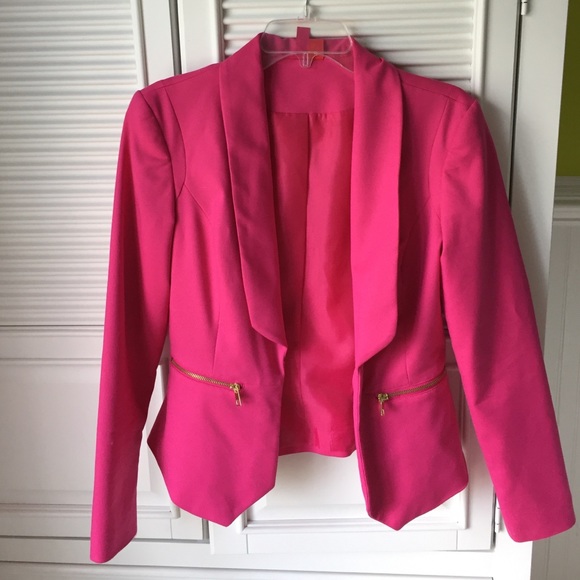 Super stylish hot pink blazer!