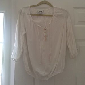 White shirt with three-quartered length sleeve