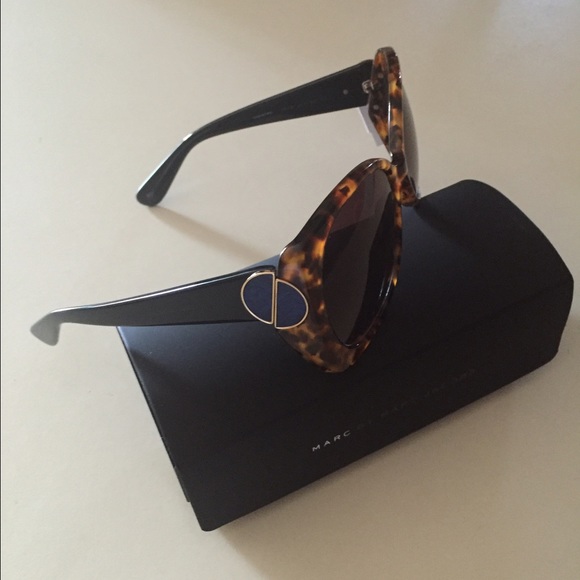 MARC BY MARC JACOBS GRADIENT SUN GLASSES