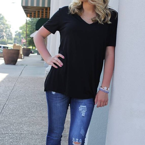 Piko Tops - Black Piko V Neck short sleeve size medium