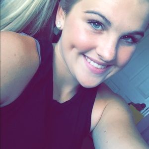 Meet your Posher, Delaney