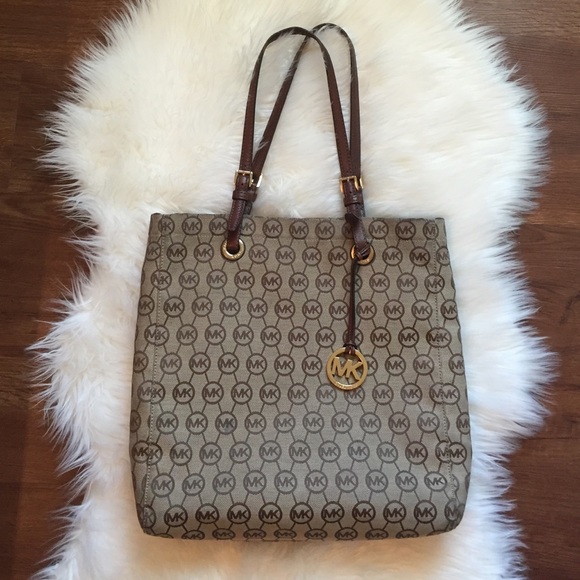 Michael Kors Handbags - Michael Kors tote