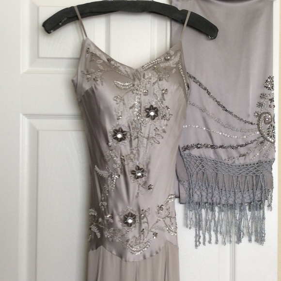 Sue Wong Dresses & Skirts - Sue Wong Size 4 Silver Silk Beaded Dress & Shawl.