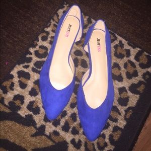 JustFab Cobalt Blue Suede Pointed Flat Size:10