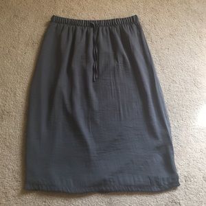 Comfy and Sleek Gray Skirt