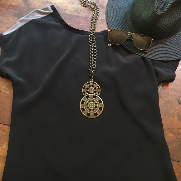 Gorgeous drape back silk Chaiken top - Picture 4 of 5