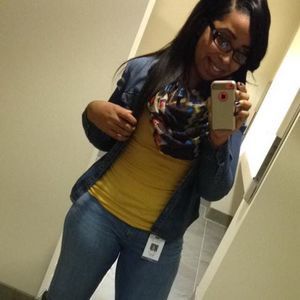 Meet your Posher, Mikala
