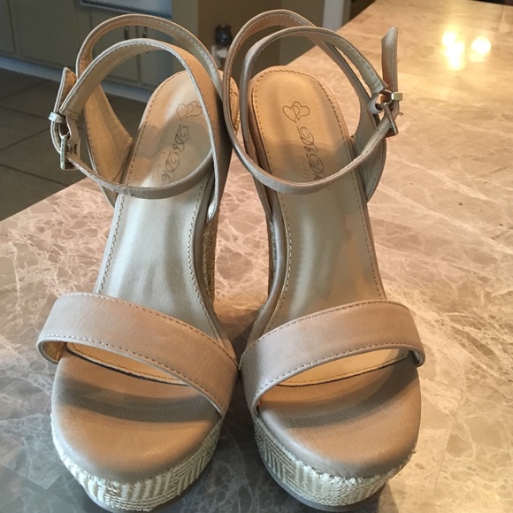 Tan wedges