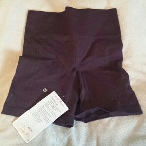 NWT Lululemon Sculpt short 4