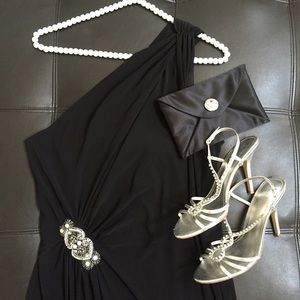 Gorgeous classic simple black one shoulder gown