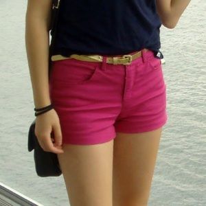 Mid-rise fuchsia denim shorts