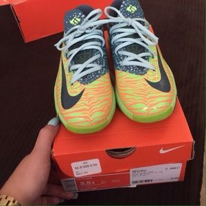 KD 4s