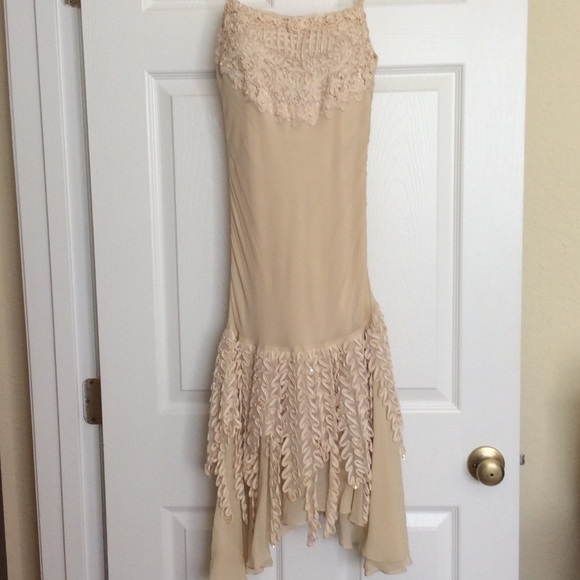 Sue Wong Dresses & Skirts - Sue Wong Size 0 Beige silk cocktail dress.