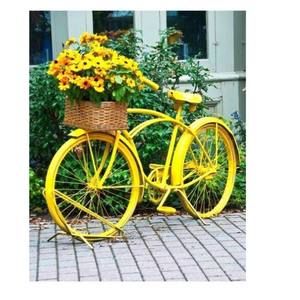 Meet your Posher, Adela