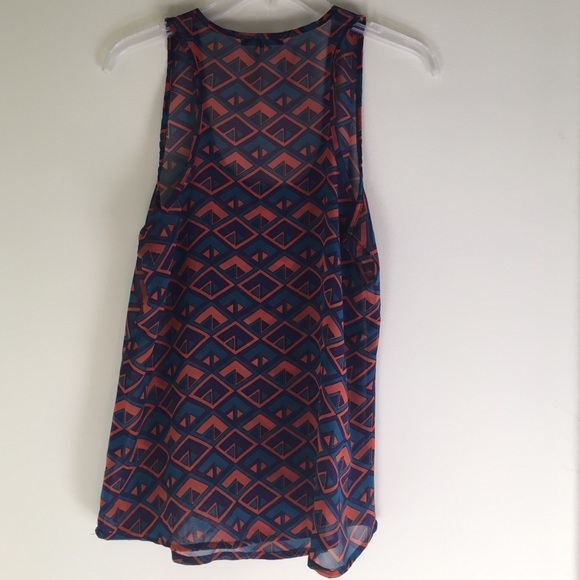 Patterned Tank Top - Picture 2 of 3