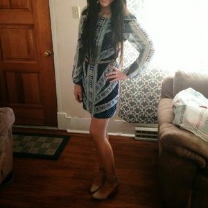 Beautiful sheer sleeve summer dress