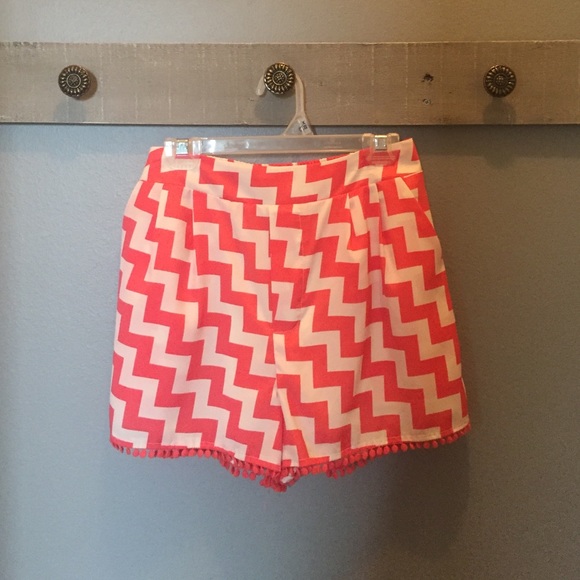Super cute dress shorts