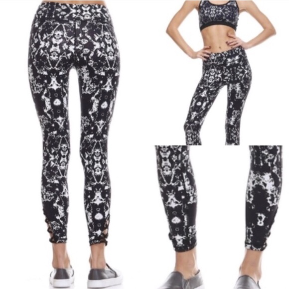 NWT || Black Abstract Print Laced Workout Leggings - Picture 2 of 4