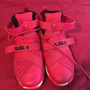 Lebron Breast Cancer Shoes