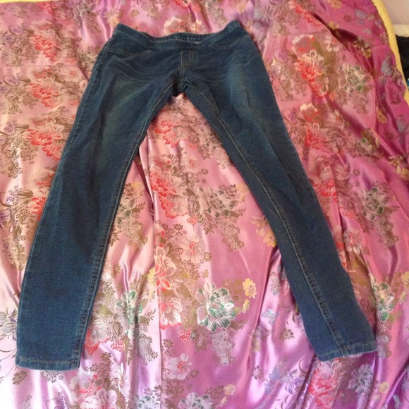 Hue Jeggings with Real Pockets!!