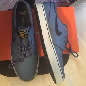 Blue stefan janoski nikes👟