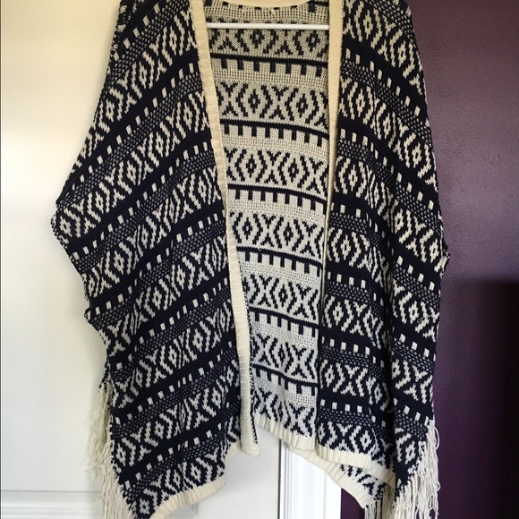 Over Sweater/Cardigan Fringe Navy/Cream