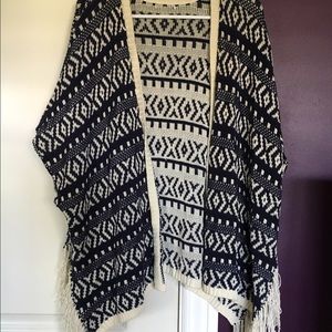 Over Sweater/Cardigan Fringe Navy/Cream