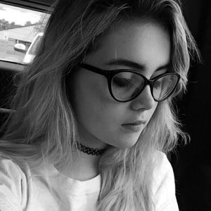 Meet your Posher, Eva