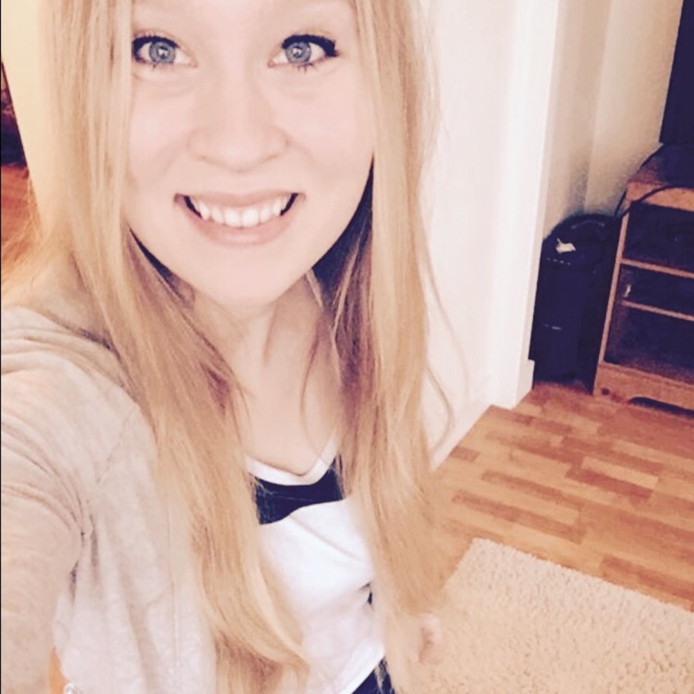 Meet your Posher, Laura