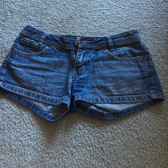 Short jean shorts